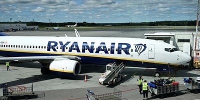 Ryanair till regeringen: Skrota flygskatten så satsar vi