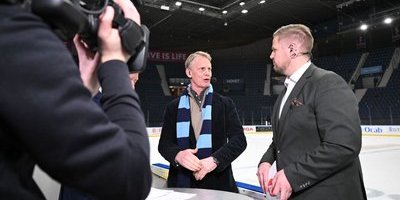 Färgstarka profiler rör om i hockeygrytan