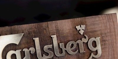 Carlsberg handlas till en rabatt på 15 procent