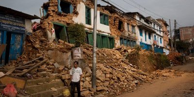 Över hundra döda efter skalv i Nepal