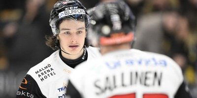 Trots NHL-kontrakt – supertalangen stannar i Redhawks