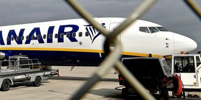 Ryanair räknar med underskott av flygplan under högsommaren