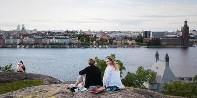 Avvaktande öppning i Stockholm – Viaplay rasar 