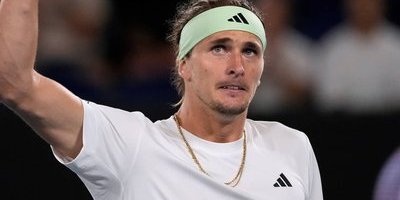 Carlos Alcaraz utslagen i Australian Open – slagen av Alexander Zverev