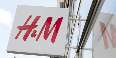 H&M stiger efter riktkurshöjningar