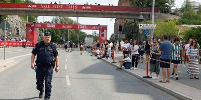 Rekordmånga trotsar värmen i Stockholm Marathon: "Fyllt på med vatten och kolhydrater"