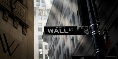 Avvaktande börsöppning väntas på Wall Street