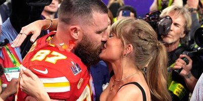 Taylor Swifts segerkyss med Kelce på Super Bowl