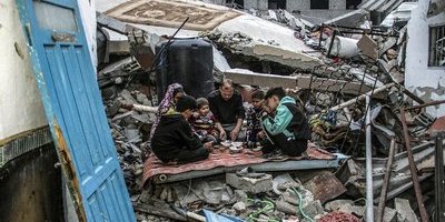 Bilder visar vardagen i Gaza – efter ett års krig