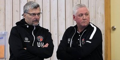 Kais Mora bryter med Ulf Hallstensson och Lars-Olov Olsson