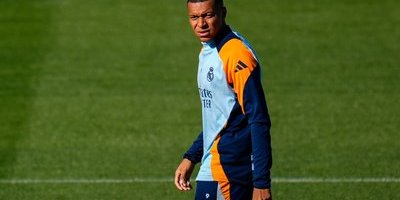 Tränaren om Mbappé: Bara spekulationer