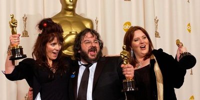 Peter Jackson köper mark för att stoppa byggprojekt