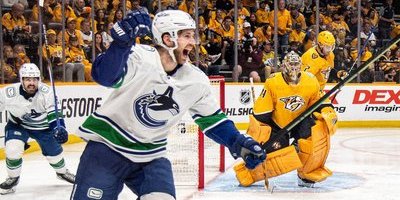 Elias Lindholm nattens svensk i Stanley Cup