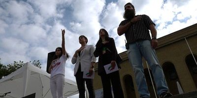 Demonstration på ettårsdagen för Mahsa Jina Aminis död