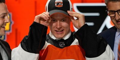 Matvej Mitjkov släpps till Philadelphia Flyers