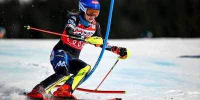 Shiffrin tillbaka efter kraschen – leder direkt