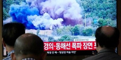 Nordkorea spränger väg till Sydkorea