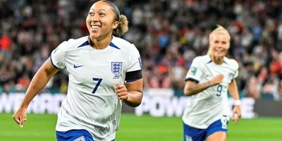 England till VM-åttondel – stjärnan skadad